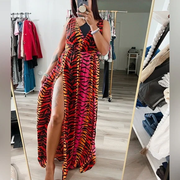 AMERICA & BEYOND TIGER MAXI DRESS NWT - Picture 2 of 9